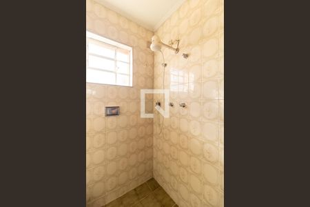 Casa à venda com 480m², 4 quartos e 8 vagas Casa à venda com 480m², 4 quartos e 8 vagasBanheiro da Suíte