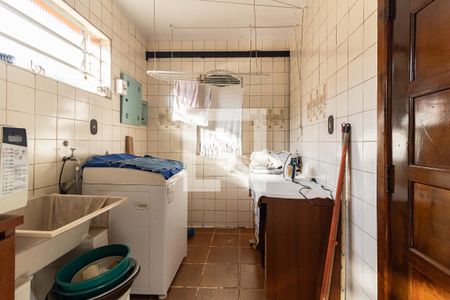 Casa à venda com 480m², 4 quartos e 8 vagas Casa à venda com 480m², 4 quartos e 8 vagasLavanderia