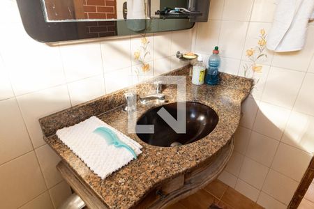 Casa à venda com 480m², 4 quartos e 8 vagas Casa à venda com 480m², 4 quartos e 8 vagasBanheiro Social 1