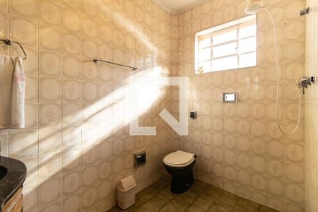 Casa à venda com 480m², 4 quartos e 8 vagas Casa à venda com 480m², 4 quartos e 8 vagasBanheiro da Suíte