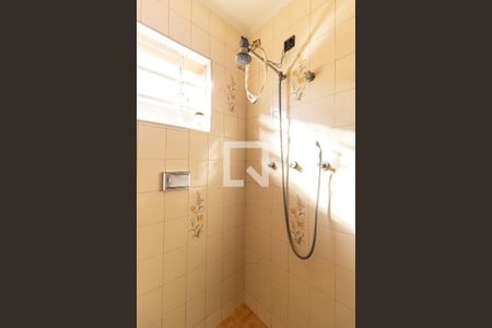 Casa à venda com 480m², 4 quartos e 8 vagas Casa à venda com 480m², 4 quartos e 8 vagasBanheiro Social 1