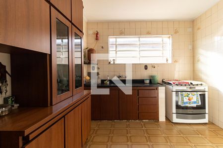 Casa à venda com 480m², 4 quartos e 8 vagas Casa à venda com 480m², 4 quartos e 8 vagasCozinha