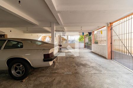 Casa à venda com 480m², 4 quartos e 8 vagas Casa à venda com 480m², 4 quartos e 8 vagasGaragem