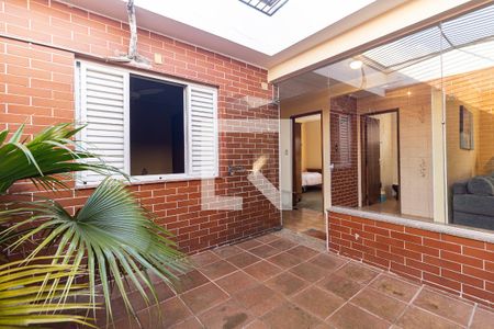 Casa à venda com 480m², 4 quartos e 8 vagas Casa à venda com 480m², 4 quartos e 8 vagasJardim de Inverno