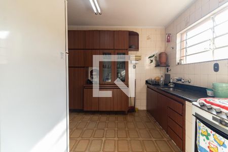 Casa à venda com 480m², 4 quartos e 8 vagas Casa à venda com 480m², 4 quartos e 8 vagasCozinha