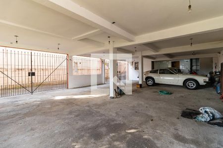 Casa à venda com 480m², 4 quartos e 8 vagas Casa à venda com 480m², 4 quartos e 8 vagasGaragem