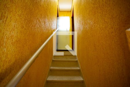 Casa à venda com 162m², 2 quartos e 1 vagaEscada