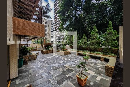 Apartamento para alugar com 120m², 3 quartos e 2 vagasÁrea comum - Piscina