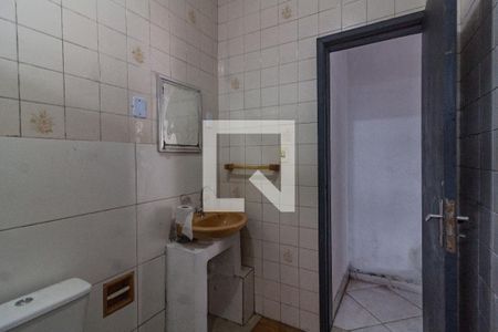 Banheiro de kitnet/studio para alugar com 1 quarto, 70m² em Capoeiras, Florianópolis