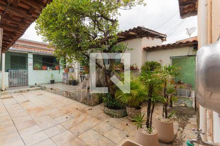 Casa à venda com 300m², 3 quartos e 1 vaga Casa à venda com 300m², 3 quartos e 1 vagaQuintal
