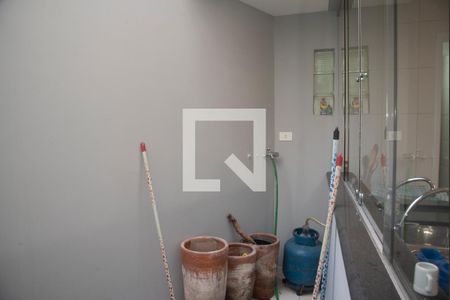 Casa de condomínio à venda com 162m², 3 quartos e 2 vagasÁrea dos Fundos