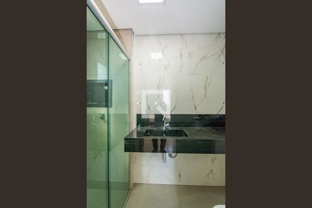 Apartamento à venda com 69m², 3 quartos e 1 vaga Apartamento à venda com 69m², 3 quartos e 1 vagaBanheiro da Suíte
