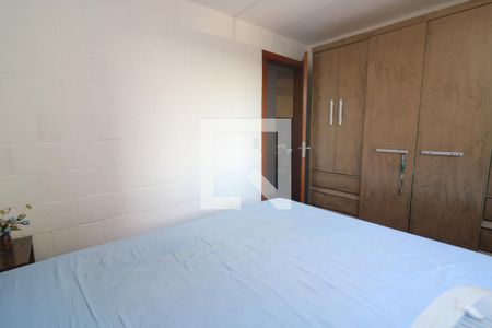 Quarto 1 de apartamento para alugar com 2 quartos, 43m² em Campo Novo, Porto Alegre