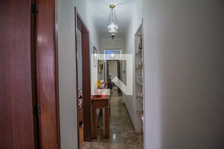 Casa para alugar com 300m², 4 quartos e sem vagaCorredor