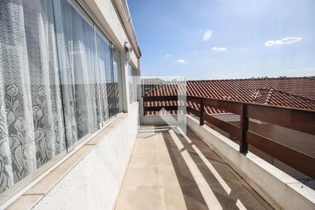 Casa à venda com 269m², 6 quartos e 3 vagas Casa à venda com 269m², 6 quartos e 3 vagasChurrasqueira