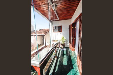 Casa à venda com 269m², 6 quartos e 3 vagas Casa à venda com 269m², 6 quartos e 3 vagasVaranda casa 2