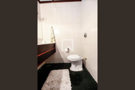 Casa à venda com 269m², 6 quartos e 3 vagas Casa à venda com 269m², 6 quartos e 3 vagasLavabo casa 2