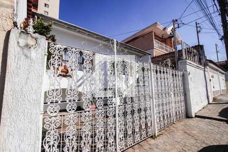 Casa à venda com 269m², 6 quartos e 3 vagas Casa à venda com 269m², 6 quartos e 3 vagasVista