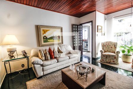 Casa à venda com 269m², 6 quartos e 3 vagas Casa à venda com 269m², 6 quartos e 3 vagasSala casa 2