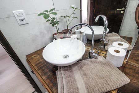 Casa à venda com 269m², 6 quartos e 3 vagas Casa à venda com 269m², 6 quartos e 3 vagasBanheiro casa 1