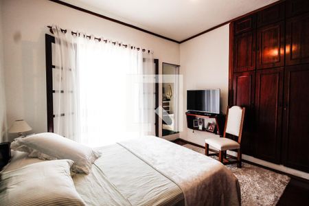 Casa à venda com 269m², 6 quartos e 3 vagas Casa à venda com 269m², 6 quartos e 3 vagasQuarto 3 casa 2