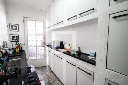 Casa à venda com 269m², 6 quartos e 3 vagas Casa à venda com 269m², 6 quartos e 3 vagasCozinha casa 1