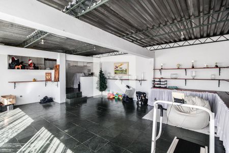 Casa à venda com 269m², 6 quartos e 3 vagas Casa à venda com 269m², 6 quartos e 3 vagasChurrasqueira