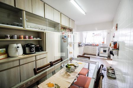 Casa à venda com 269m², 6 quartos e 3 vagas Casa à venda com 269m², 6 quartos e 3 vagasCozinha casa 2