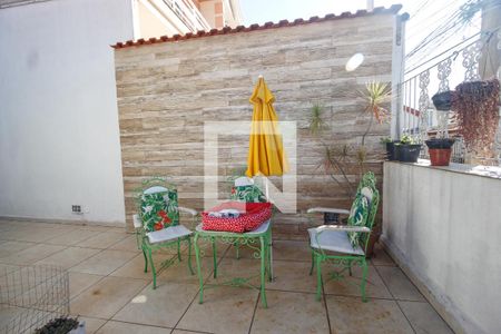 Casa à venda com 269m², 6 quartos e 3 vagas Casa à venda com 269m², 6 quartos e 3 vagasQuintal