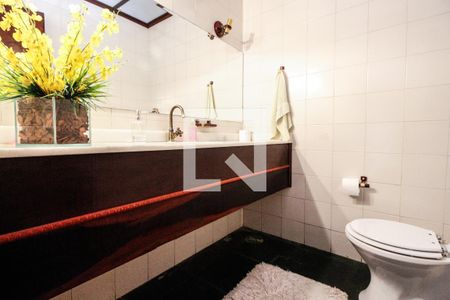 Casa à venda com 269m², 6 quartos e 3 vagas Casa à venda com 269m², 6 quartos e 3 vagasLavabo casa 2