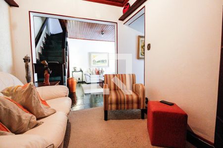 Casa à venda com 269m², 6 quartos e 3 vagas Casa à venda com 269m², 6 quartos e 3 vagasSala casa 2