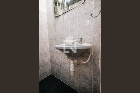 Casa à venda com 269m², 6 quartos e 3 vagas Casa à venda com 269m², 6 quartos e 3 vagasBanheiro de serviço