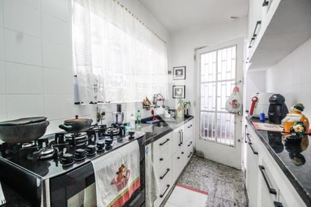 Casa à venda com 269m², 6 quartos e 3 vagas Casa à venda com 269m², 6 quartos e 3 vagasCozinha casa 1