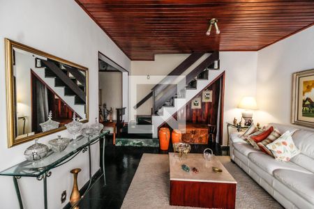 Casa à venda com 269m², 6 quartos e 3 vagas Casa à venda com 269m², 6 quartos e 3 vagasSala casa 2