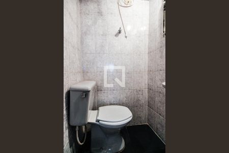 Casa à venda com 269m², 6 quartos e 3 vagas Casa à venda com 269m², 6 quartos e 3 vagasBanheiro de serviço