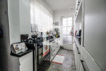 Casa à venda com 269m², 6 quartos e 3 vagas Casa à venda com 269m², 6 quartos e 3 vagasCozinha casa 1