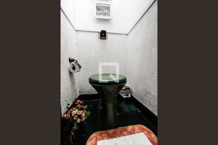 Casa à venda com 269m², 6 quartos e 3 vagas Casa à venda com 269m², 6 quartos e 3 vagasLavabo casa 1