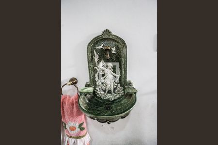 Casa à venda com 269m², 6 quartos e 3 vagas Casa à venda com 269m², 6 quartos e 3 vagasLavabo casa 1