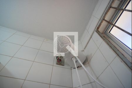 Banheiro  de apartamento para alugar com 2 quartos, 40m² em Rubem Berta, Porto Alegre