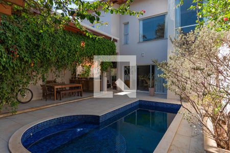 Casa de condomínio à venda com 268m², 3 quartos e 4 vagasPiscina