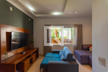 Casa de condomínio à venda com 268m², 3 quartos e 4 vagasSala de TV