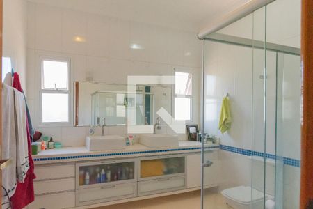 Casa de condomínio à venda com 268m², 3 quartos e 4 vagasBanheiro da Suíte 1