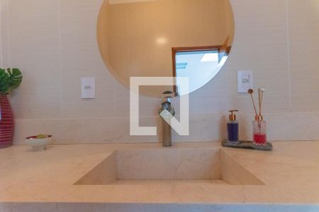 Casa de condomínio à venda com 268m², 3 quartos e 4 vagasLavabo