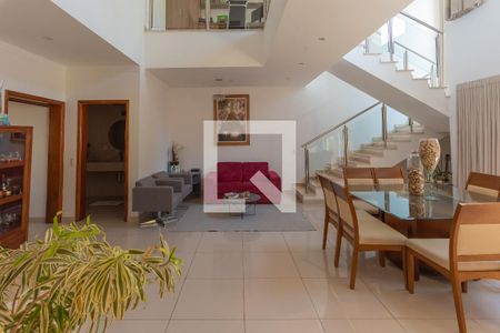 Sala de casa de condomínio à venda com 3 quartos, 268m² em Swiss Park, Campinas