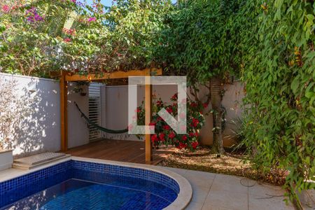 Casa de condomínio à venda com 268m², 3 quartos e 4 vagasPiscina