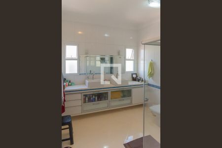 Casa de condomínio à venda com 268m², 3 quartos e 4 vagasBanheiro da Suíte 1