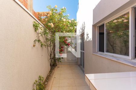 Casa de condomínio à venda com 268m², 3 quartos e 4 vagasQuintal