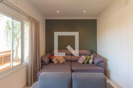 Sala de TV de casa de condomínio à venda com 3 quartos, 268m² em Swiss Park, Campinas