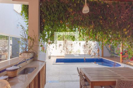 Casa de condomínio à venda com 268m², 3 quartos e 4 vagasEspaço Gourmet