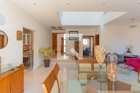 Sala de casa de condomínio à venda com 3 quartos, 268m² em Swiss Park, Campinas